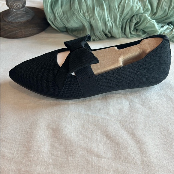 NEW Skechers Black Bow Flats • Memory Foam Comfort Shoes - Picture 3 of 5
